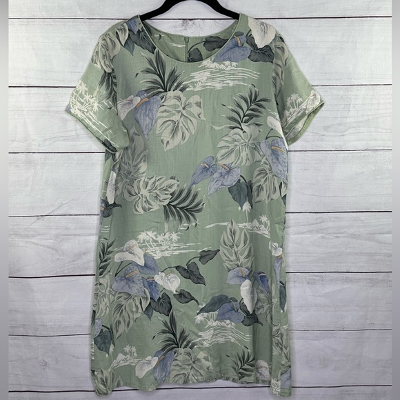 Hawaiian Reserve Collection Vintage Floral Hawaiian Dress - Picture 1 of 5